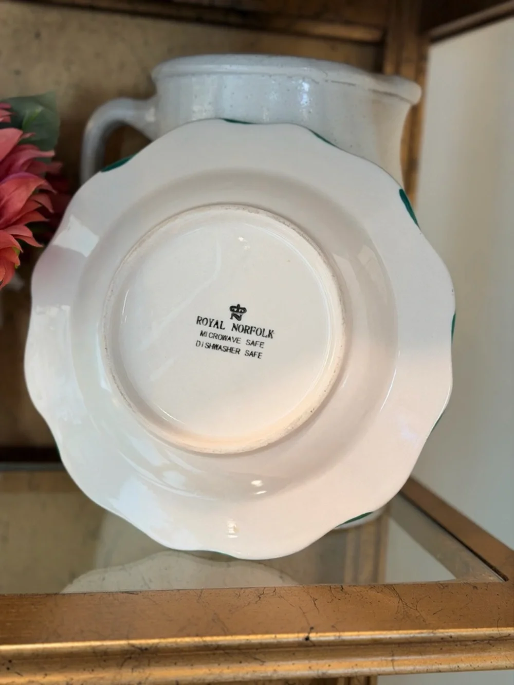 Royal Norfolk Scalloped Edge Rustic Holiday Plate. Poinsettia | Holiday | 8.5”
